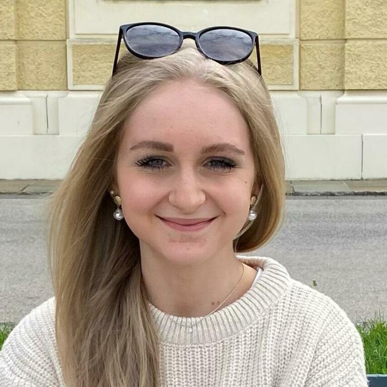 Alexandra Lenger
