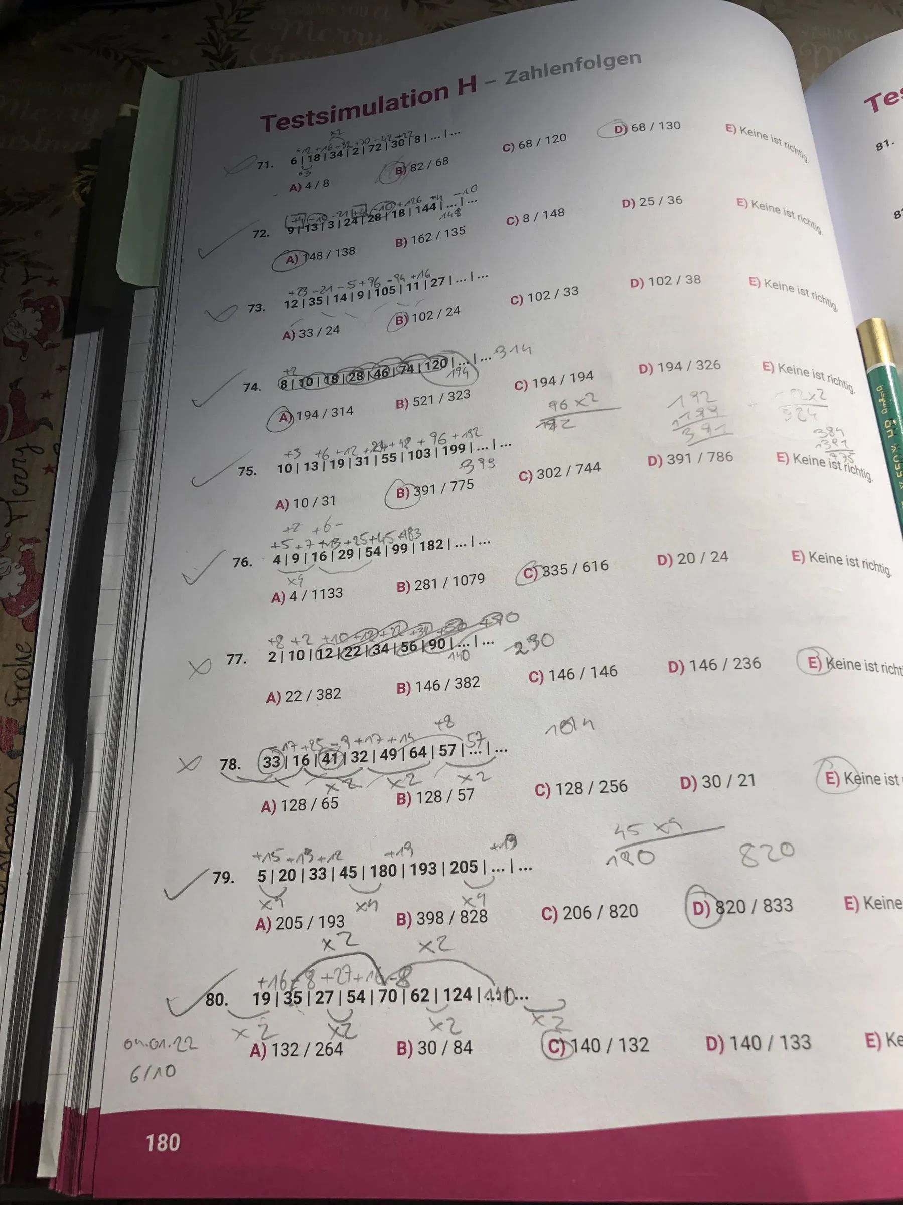 Seite aus einem MEDBREAKER-Testbuch mit handschriftlichen Notizen und Markierungen – typisches Beispiel für ein intensiv genutztes, gebrauchtes MEDBREAKER-Buch.