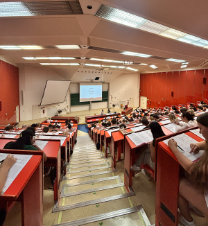  MedAT 2026: Anmeldung, Testtermine & Vorbereitungstipps Illustration 